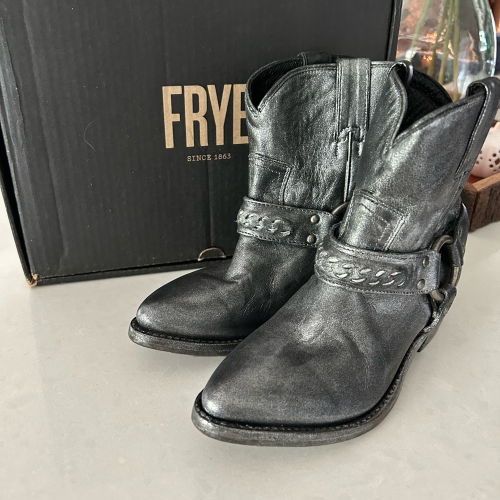 FRYE billy chain western boots
